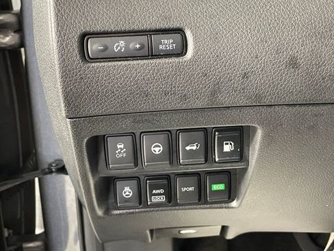 Used 2019 Nissan Rogue SL w/ Premium Package AWD/4WD image 14