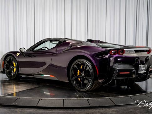Used 2025 Ferrari SF90 Spider image 22