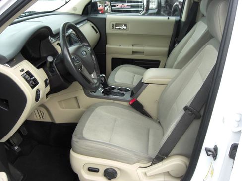 Used 2019 Ford Flex SE FWD image 19