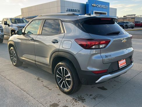 Used 2025 Chevrolet TrailBlazer LT w/ Driver Confidence Package image 12
