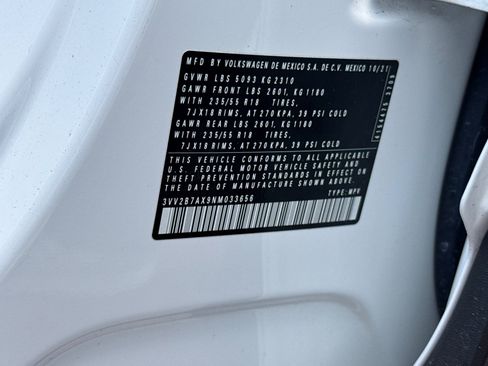 Used 2022 Volkswagen Tiguan SE w/ Panoramic Sunroof Package image 28