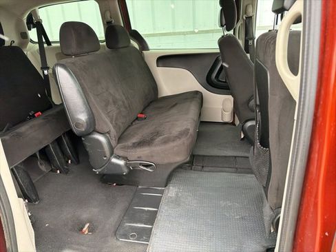 Used 2012 Dodge Grand Caravan SE image 26