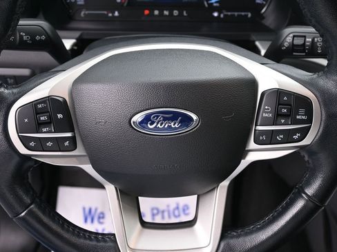 Used 2022 Ford Explorer XLT AWD/4WD image 16