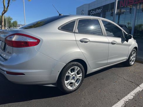 Used 2016 Ford Fiesta SE image 4
