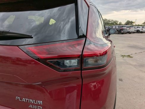 Used 2025 Nissan Rogue Platinum AWD/4WD image 11