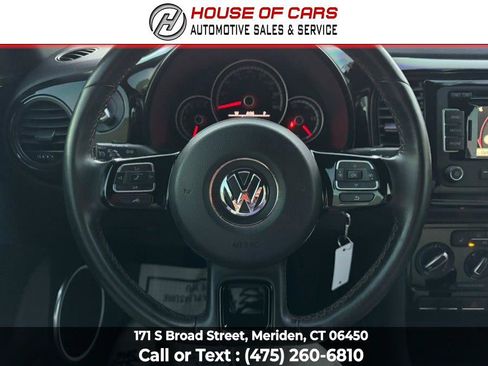 Used 2015 Volkswagen Beetle 1.8T Classic FWD image 28