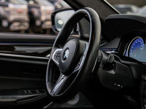 Used 2018 BMW 540i xDrive w/ M Sport Package image 12