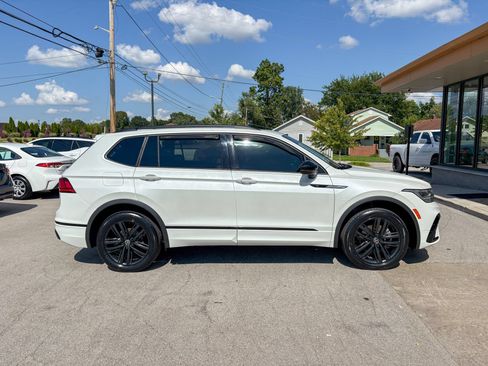 Used 2022 Volkswagen Tiguan SE R-Line AWD/4WD image 13
