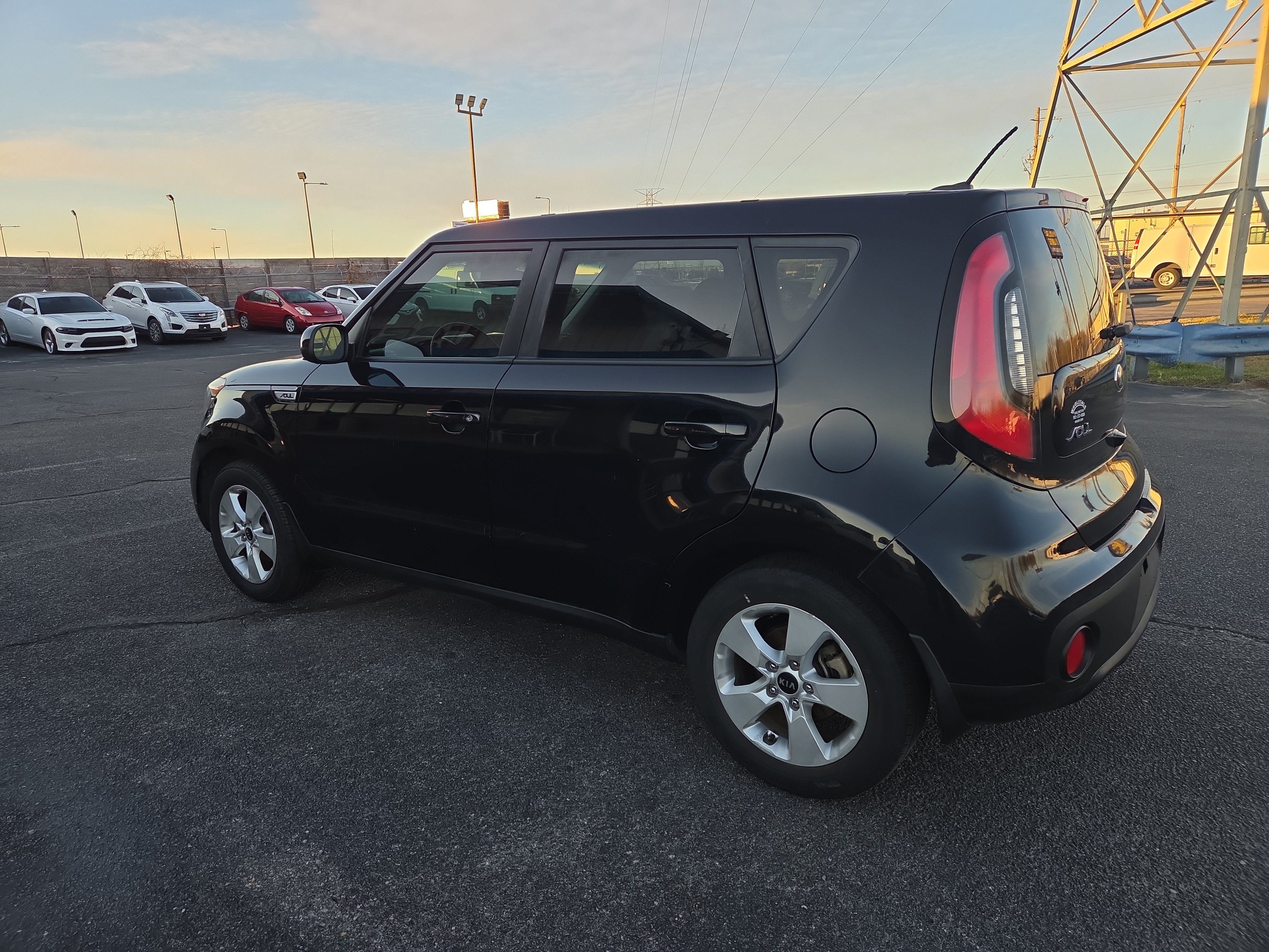 Used 2018 Kia Soul w/ Convenience Package FWD image 3