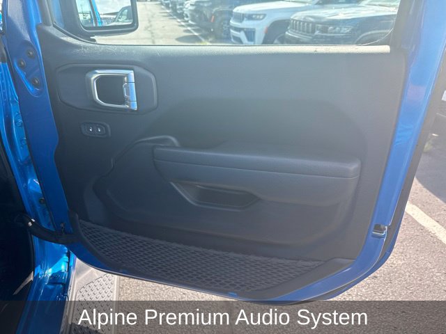 Certified 2023 Jeep Gladiator Sport AWD/4WD image 24