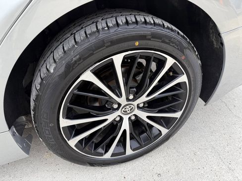 Used 2020 Toyota Camry SE image 26