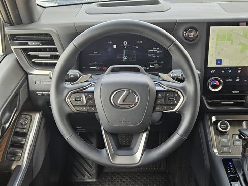 Used 2026 Lexus GX 550 w/ Accessory Package (2T) AWD/4WD image 27
