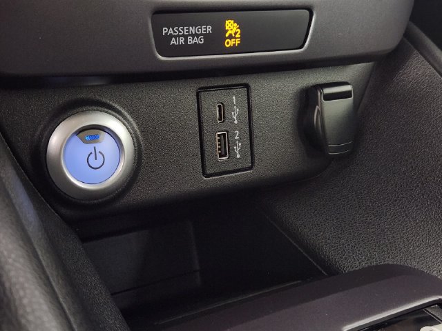Used 2025 Nissan Leaf S FWD image 29