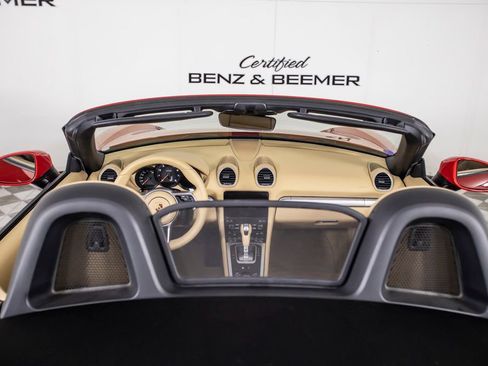 Used 2017 Porsche 718 Boxster RWD image 17