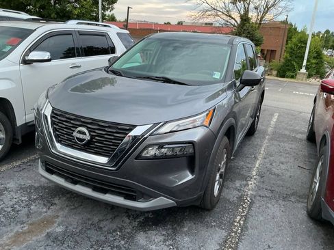 Used 2021 Nissan Titan SV w/ Accessory Utility Package AWD/4WD image 2