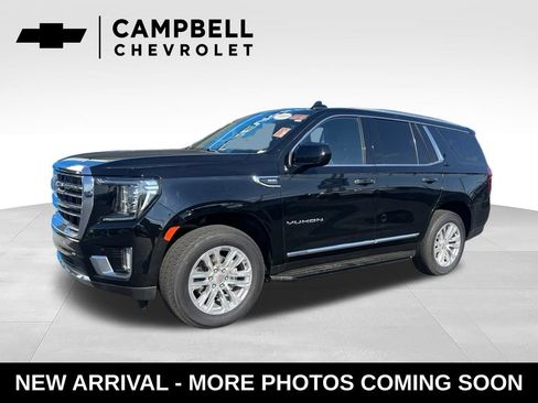 Used 2024 GMC Yukon SLT AWD/4WD image 1