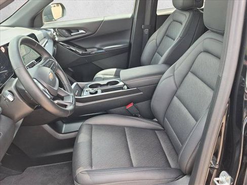 Used 2026 Chevrolet Equinox LT w/ Convenience Package II FWD image 16