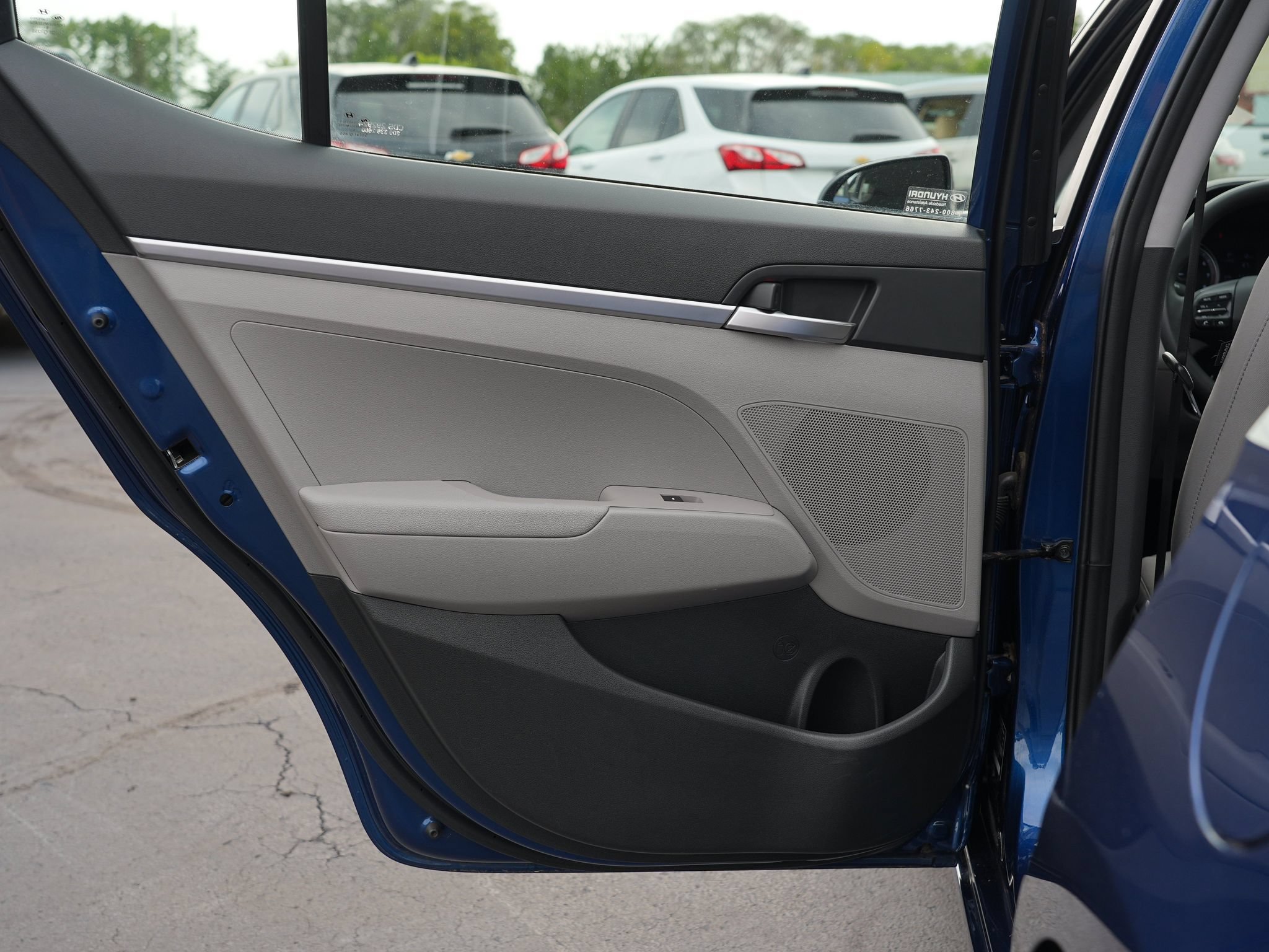 Used 2019 Hyundai Elantra SE FWD image 20