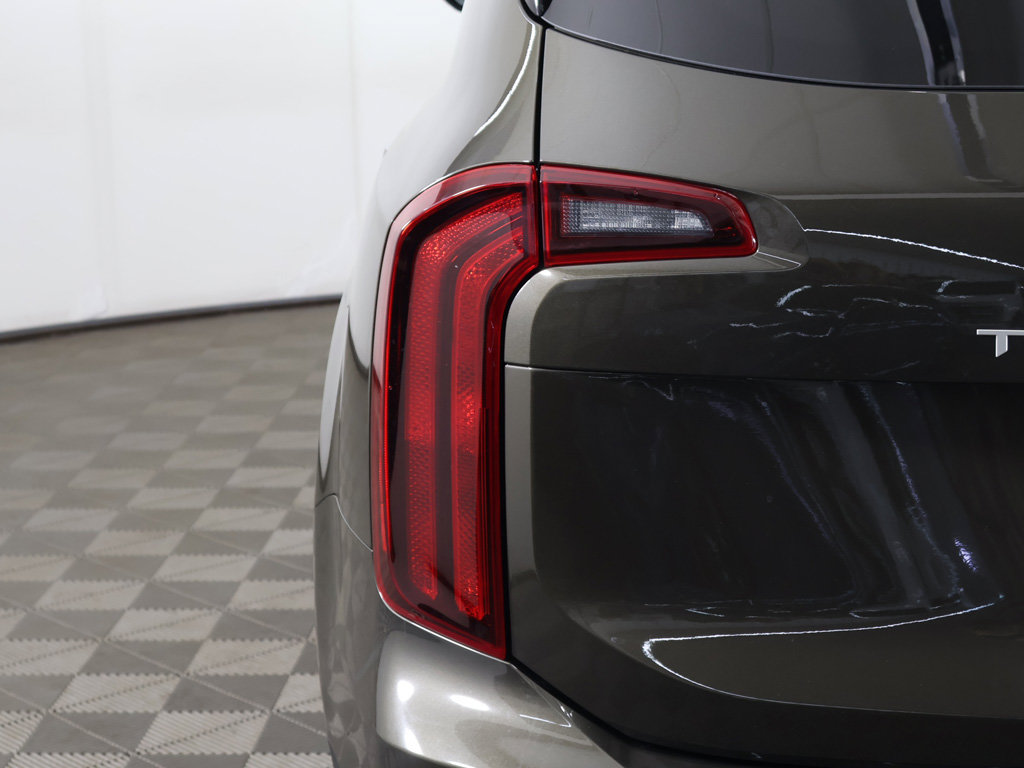 Certified 2025 Kia Telluride S FWD image 17