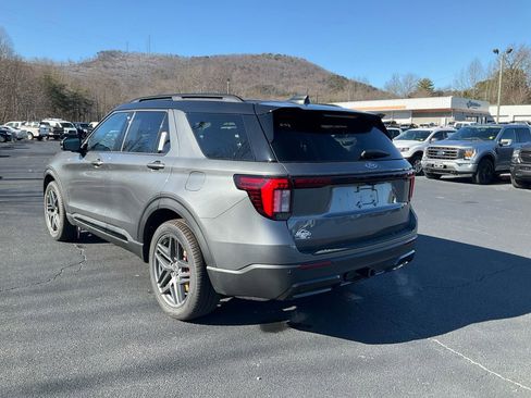 New 2026 Ford Explorer ST-Line w/ ST-Line Street Pack RWD image 7
