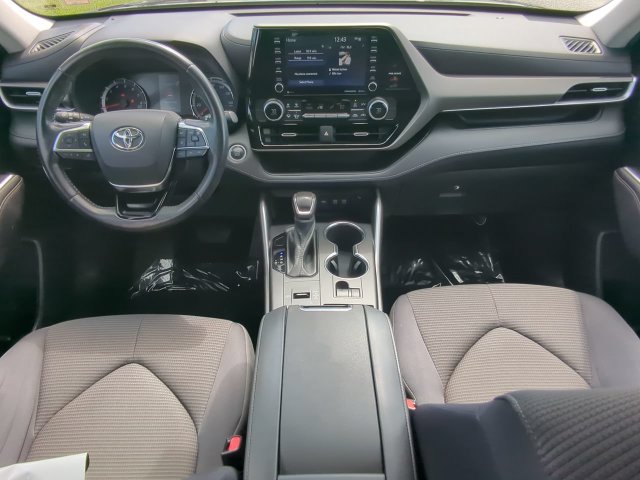 Used 2021 Toyota Highlander LE FWD image 14