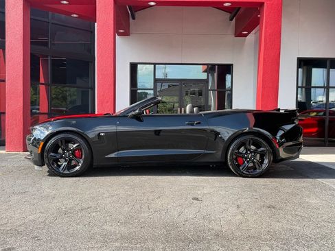 Used 2022 Chevrolet Camaro SS RWD image 9
