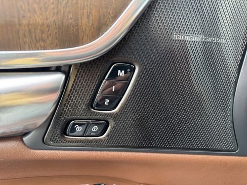 Certified 2025 Volvo V90 B6 Cross Country Plus image 12