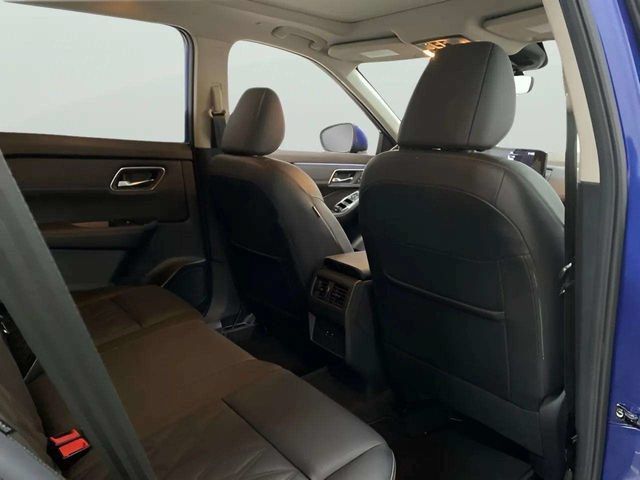 Used 2023 Nissan Rogue Platinum AWD/4WD image 22