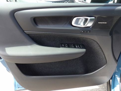 Certified 2023 Volvo C40 P8 Recharge Ultimate w/ Protection Package Premier AWD/4WD image 9