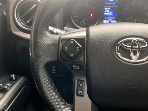 Used 2021 Toyota Tacoma TRD Off-Road w/ Technology Package AWD/4WD image 20