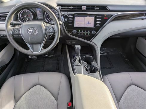 Used 2018 Toyota Camry LE image 13
