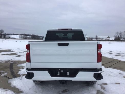 Used 2023 Chevrolet Silverado 1500 Custom image 4