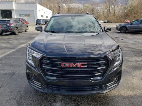 Used 2023 GMC Terrain SLE w/ Driver Convenience Package image 9