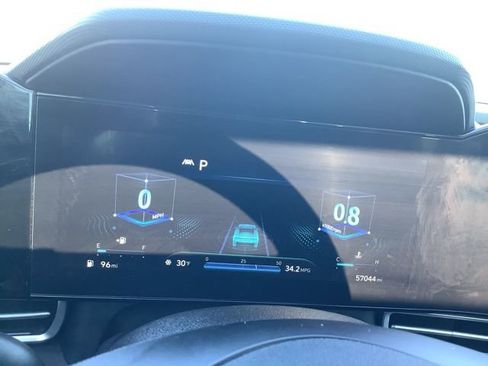 Certified 2021 Hyundai Elantra Limited image 34