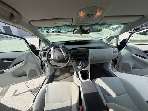 Used 2011 Toyota Prius Two FWD image 15