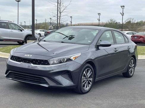 Used 2024 Kia Forte LXS FWD image 7