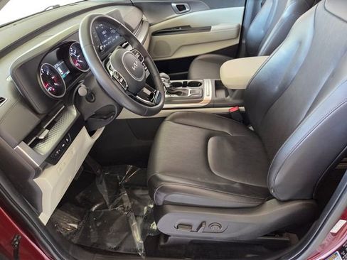Used 2024 Kia Carnival LX FWD image 10