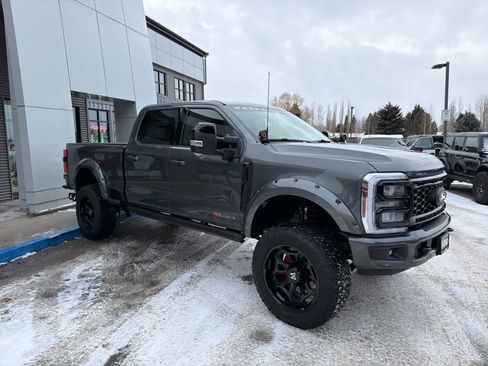 New 2026 Ford F250 Lariat w/ Black Appearance Package image 27