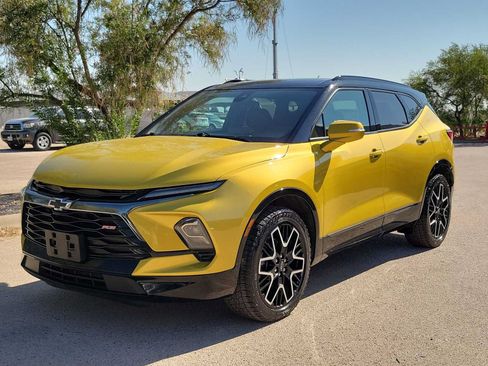 Used 2024 Chevrolet Blazer RS w/ Enhanced Convenience Package FWD image 4