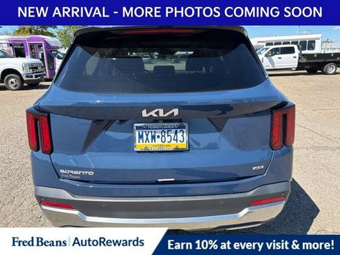Used 2025 Kia Sorento S w/ Panoramic Sunroof Package AWD/4WD image 6