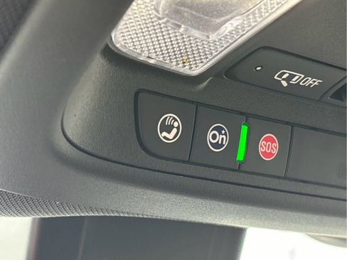 Certified 2022 Chevrolet Equinox RS w/ LPO, Floor Liner Package image 22