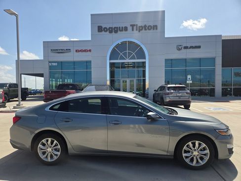 Used 2024 Chevrolet Malibu LT FWD image 2