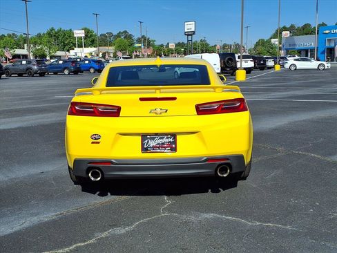 Used 2018 Chevrolet Camaro SS RWD image 17