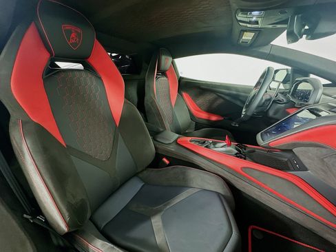 Used 2024 Lamborghini Revuelto AWD/4WD image 41