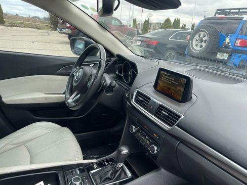 Used 2017 MAZDA MAZDA3 Grand Touring w/ Premium Equipment Package FWD image 2