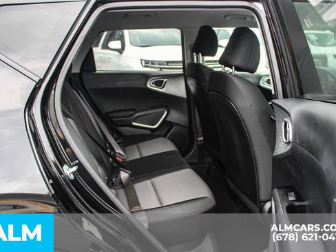 Used 2025 Kia Soul LX w/ LX Technology Package FWD image 19