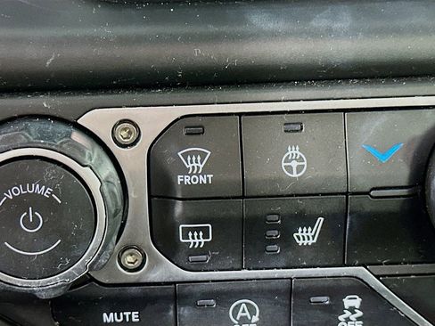 Used 2023 Jeep Wrangler Unlimited Sport AWD/4WD image 19