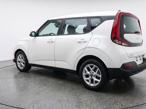 Used 2025 Kia Soul LX w/ LX Technology Package FWD image 6