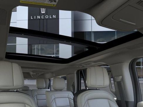 New 2026 Lincoln Navigator L Reserve w/ Jet Appearance Package AWD/4WD image 22
