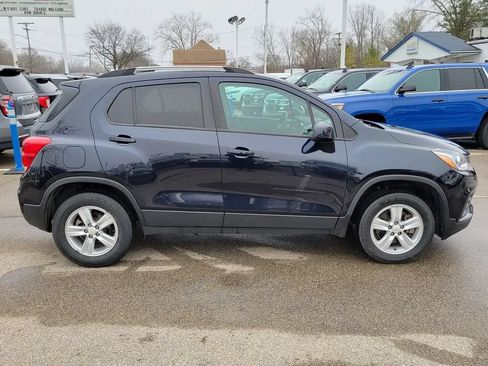 Used 2021 Chevrolet Trax LT AWD/4WD image 3